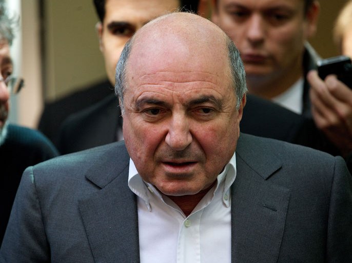 AA749 - London, Greater London, UNITED KINGDOM : (FILES) - A picture dated August 31, 2012 shows Russian tycoon Boris Berezovsky leaving London's High Court in central London. Berezovsky, the exiled Russian oligarch and long-time opponent of the Kremlin, has died in Britain at the age of 67, his spokesman said on March 23, 2013. AFP PHOTO / ANDREW COWIE