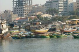 مراكب ترسو بالقرب من ميناء غزة