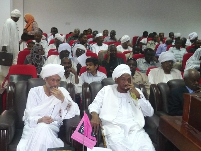 ‪المؤتمر شهد حضور عدد كبير من رجال السياسة والفكر السودانيين‬ (الجزيرة)