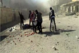 قصفت قوات النظام بالطيران الحربي الأسواق والمحلات التجارية وسط مدينة الرقة