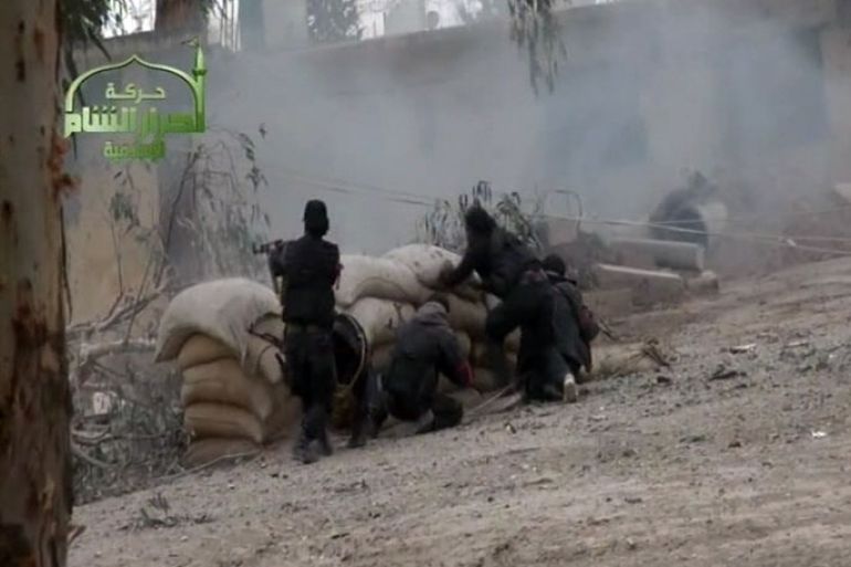 سيطرة ثوار سوريا على مراكز الرقة الأمنية والعسكرية