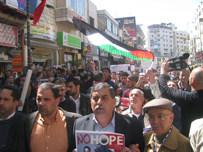 المظاهرات شارك فيها ناشطون وقيادات فصائلية (الجزيرة نت)