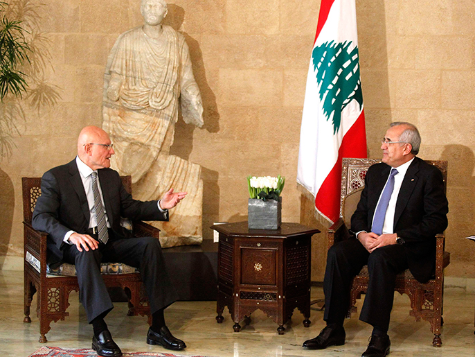 ‪(يمين)‬ سليمانكلف تمام برئاسة حكومة لبنان الجديدة