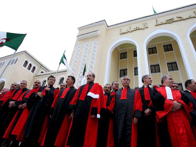 epa01534759 Algerian judges pose for photo during a ceremony marking the opening of the judicial year in Algiers, 29 October 2008. Algerian President Bouteflika announced that limited changes would be made to the country's constitution in the coming judicial year, but gave no date for the introduction of the reforms. EPA/MOHAMED MESSARA