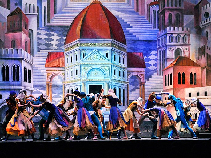 epa02993044 Dancers of the Moscow City Ballet perform in a scene of Russian composer Sergei Prokofiev's 'Romeo and Juliet' based on William Shakespeare's play at the Papp Laszlo Budapest Sports Arena, in Budapest, Hungary, 04 November 2011. EPA/ATTILA MANEK HUNGARY OUT