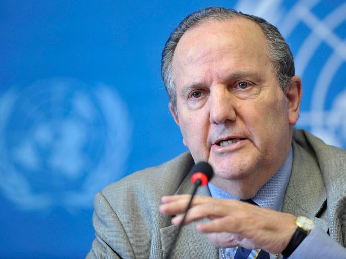 epa02623532 Juan Mendez, Special Rapporteur on torture and other cruel, inhuman or degrading treatment or punishment, speaks about the 2011 Annual report of the Special Rapporteur to the Human Rights Council, discussion of his vision, during a press conference at the European headquarters of the United Nations in Geneva, Switzerland, 09 March 2011. EPA/MARTIAL TREZZINI
