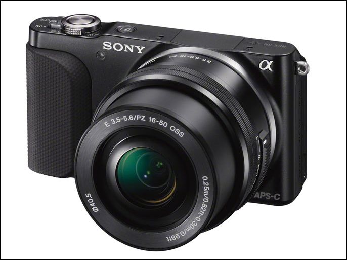 سوني NEX-3N الجديدة أصغر وأخف كاميرا ذات عدسات قابلة للتبديل في العالم.