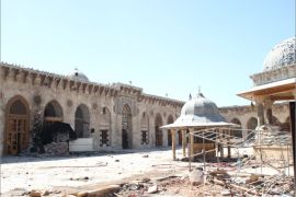 صحن الجامع الأموي : قُصف الجامع الأموي بالدبّابات بعد سيطرة الثوّار عليه