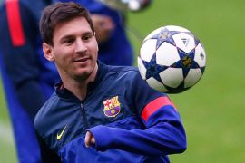Barcelona's Lionel Messi attends a training session in Munich April 22, 2013. Barcelona will face Bayern Munich in their Champions League semi-final first leg soccer match on Tuesday. REUTERS/Michael Dalder (GERMANY - Tags: SPORT SOCCER)