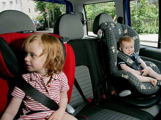 الأطفال قواعد هامة لتأمين الأطفال داخل السيارة