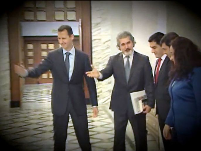 An image grab taken from a video made available by the Syrian presidency media office on April 3, 2013, shows Syrian President Bashar al-Assad (L) greeting journalists with the Turkish television Ulusal and Aydinlik newspaper in Damascus on April 2, 2013 for an interview which is to run on April 5, according to the president's YouTube channel.AFP PHOTO/HO/PRESIDENCY MEDIA OFFICE == RESTRICTED TO EDITORIAL USE - MANDATORY CREDIT "AFP PHOTO / HO / PRESIDENCY MEDIA OFFICE " - NO MARKETING NO ADVERTISING CAMPAIGNS - DISTRIBUTED AS A SERVICE TO CLIENTS