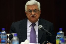 Palestinian president Mahmud Abbas chairs a meeting of Palestine Liberation Organisation's (PLO) Executive Committee in the West Bank city of Ramallah on April 18, 2013. AFP PHOTO/ ABBAS MOMANI