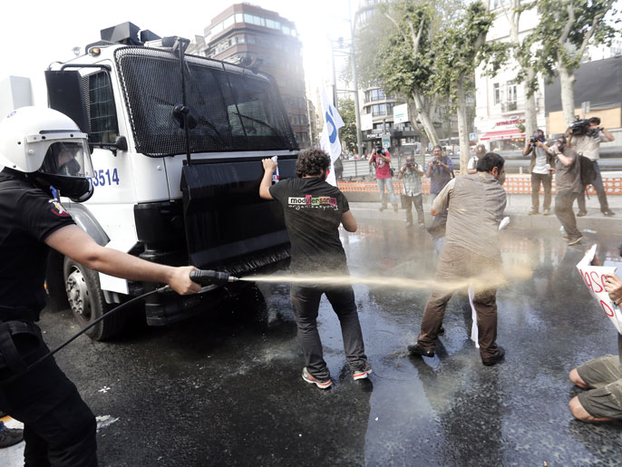 احتجاجات إسطنبول امتدت إلى مدن أخرىمنها أنقرة وأزمير (الأوروبية)