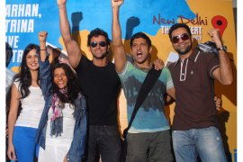 epa02812868 (L-R) Bollywood actors and the lead cast of the Hindi film 'Zindagi Na Milegi Dobara' (ZNMD), Katrina Kaif, director Zoya Akhtar, Hrithik Roshan, Farhan Akhtar and Abhay Deol pose for photographs, just before their three day road trip from Mumbai to Delhi to promote their upcoming film, in Mumbai, India, 07 July 2011. They will cover a distance of about 1,500 km by road and stop at few places in Gujarat and Rajasthan states and will perform at the concert in