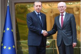 European Council chief Herman Van Rompuy (R) shakes hands with Turkey's Prime Minister Recep Tayyip Erdogan during a ceremony upon arrival in Ankara on May 23, 2013 AFP