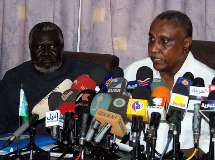 epa02808720 Malik Agar, Governor of the Blue Nile State and Chairman of the Sudan People's Liberation Movement (SPLM) northern sector (L) and Yasser Arman deputy secretary general of the SPLM, address a joint press conference about the Blue Nile and South Kurdufan states, in Khartoum, Sudan, 03 July 2011. According to media reports on 03 July, the expected move of United Nations peacekeepers out of the volatile border area between North and South Sudan could leave southern-supporting civilians without United Nations protection, an official said. Earlier in June northern troops and southern forces native from South Kurdufan had faced each other in fightings. The respective governments of north and south Sudan signed, on 28 June in Ethiopia, an agreement calling for the disarmament of southern forces in South Kurdufan and in the northern border state of Blue Nile. EPA/PHILIP DHIL
