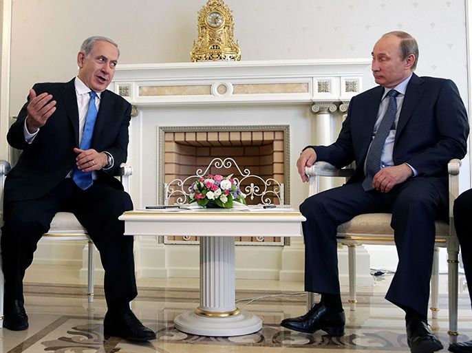 Russian President Vladimir Putin (R) meets with Israeli Prime Minister Benjamin Netanyahu at the Bocharov Ruchei state residence in the Black Sea resort of Sochi, May 14, 2013. Netanyahu flew to Russia on Tuesday for talks about the Syria crisis. He would also meet with Putin at the Black Sea resort of Sochi and return to Israel by evening, the beginning of a major Jewish festival, according to Israeli officials. REUTERS/Maxim Shipenkov/Pool (RUSSIA - Tags: POLITICS)