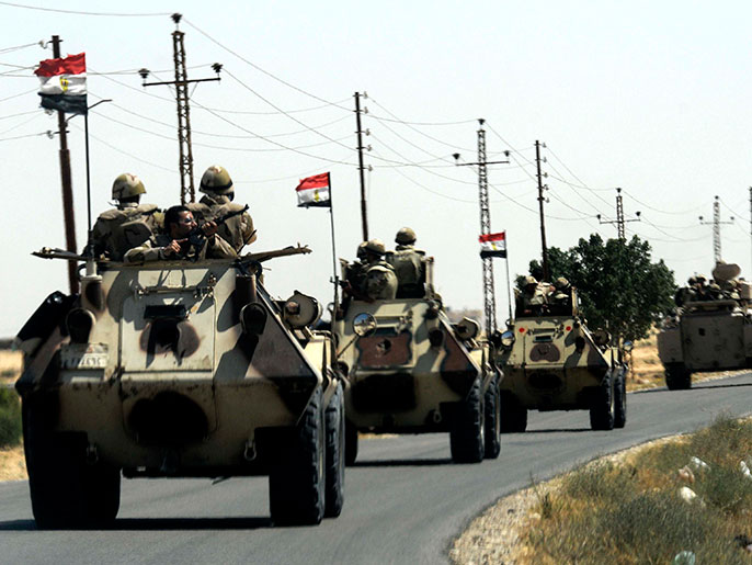 ‪قوات الجيش والشرطة تواصل حملتها الأمنية بشمال سيناء منذ 22 يوما‬ (