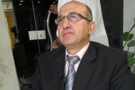 رئيس فرع الكيمياء في الفرقة الخالسة المنشق عن الجيش السوري العميد الركن زاهر الساكت3