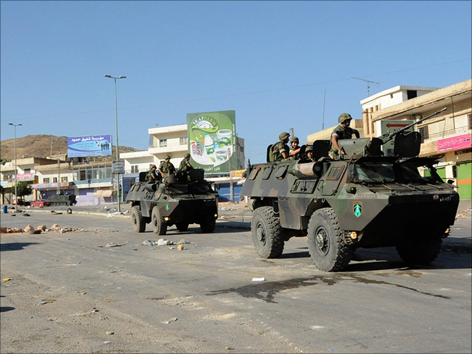 ‪انتشار للجيش بعد قيام محتجين بإغلاق طرق في البقاع‬ (رويترز)