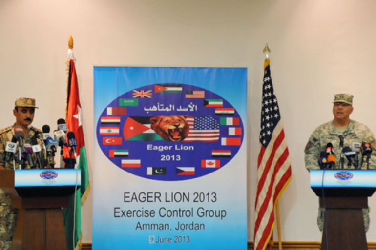 من المؤتمر الصحفي المشترك بين القائدين العسكري الامريكي والاردني