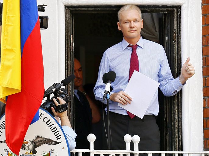 epa03726559 (FILE) A file photograph showing Wikileaks founder Julian Assange giving a thumbs up prior to delivering a statement on the balcony inside the Ecuador Embassy where he has sought political asylum in London, Britain, 19 August 2012. Reports on 01 June 2013 state that Ecuadorian Foreign Minister Ricardo Patino plans to visit Julian Assange in the country's embassy in London who has been in the building since 19 June 2012, and has been granted asylum by Ecuador. Internet whistleblower Assange founder of WikiLeaks, that revealed tens of thousands of classified US cables, entered the Ecuadorian Embassy after Britain approved Assange's extradition to Sweden, where he is wanted on sex abuse allegations. Assange fears that, if he is sent to Sweden, he could then be extradited to the United States in connection with the alleged theft of classified documents. EPA/KERIM OKTEN