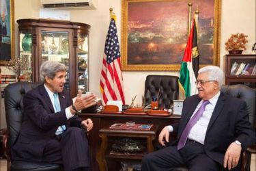 U.S. Secretary of State John Kerry (L) meets with Palestinian President Mahmoud Abbas in Amman, Jordan June 29, 2013. REUTERS/Jacquelyn Martin/Pool  (JORDAN - Tags: POLITICS)