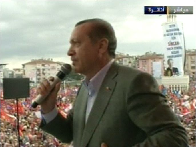 احتشد عشرات الآلاف في العاصمة التركية انقرة دعما لسياسات رئيس الوزراء التركي رجب طيب اردوغان.