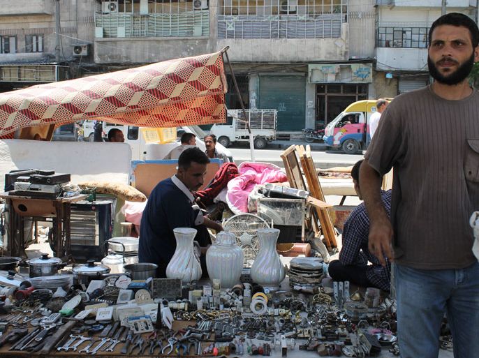 آنية وأدوات معروضة في حلب