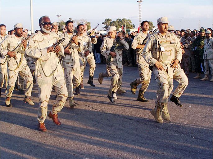 رفع غطاء الشرعية عن الكتائب التي أسقطت القذافي بعد تشكيل 50 من قوة حفظ السلام ( الجزيرة نت- أرشيف).