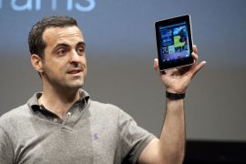epa03409363 Google management director Hugo Barra presents the new Nexus 7 tablet during a press conference in Tokyo, Japan, 25 September 2012. The Nexus 7 tablet will be available in Japanese shops from 02 October EPA/EVERETT KENNEDY BROWN