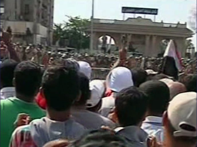 مواجهات في في القاهرة أمام مقر الحرس الجمهوري بين الجيش وأنصار الرئيس محمد مرسي