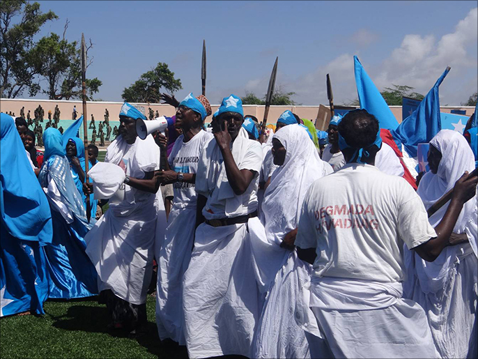 رقصات تقليدية إحياء لعيد الاستقلال بالصومال لأول مرة منذ أكثر من عقد (الجزيرة)
