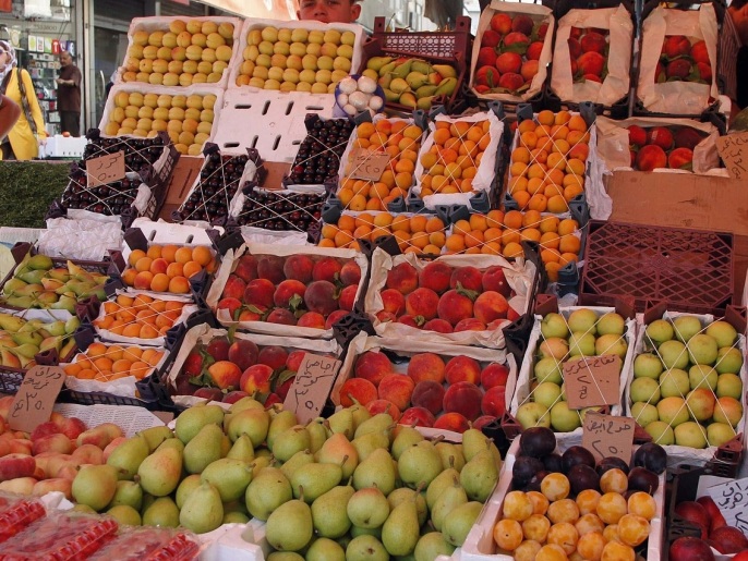 Fruits are displayed for sale at Al-Shaalan market a day before the fasting month of Ramadan in Damascus July 9, 2013. Markets in Damascus are preparing for the Islamic holy month of Ramadan, with some shoppers saying they are suffering from rising food prices. The U.N. said on July 5 that four million Syrians, or a fifth of the population, are unable to produce or buy enough food for their needs and the situation could deteriorate further next year if the two-year old conflict continues.