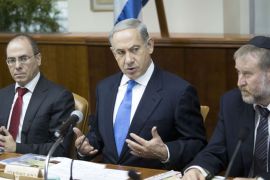 EPA02 - JERUSALEM, -, - : Israeli Prime Minister Benjamin Netanyahu speaks during the weekly cabinet meeting in his Jerusalem office, on July 14, 2013 . AFP PHOTO/ABIR SULTAN-POOL