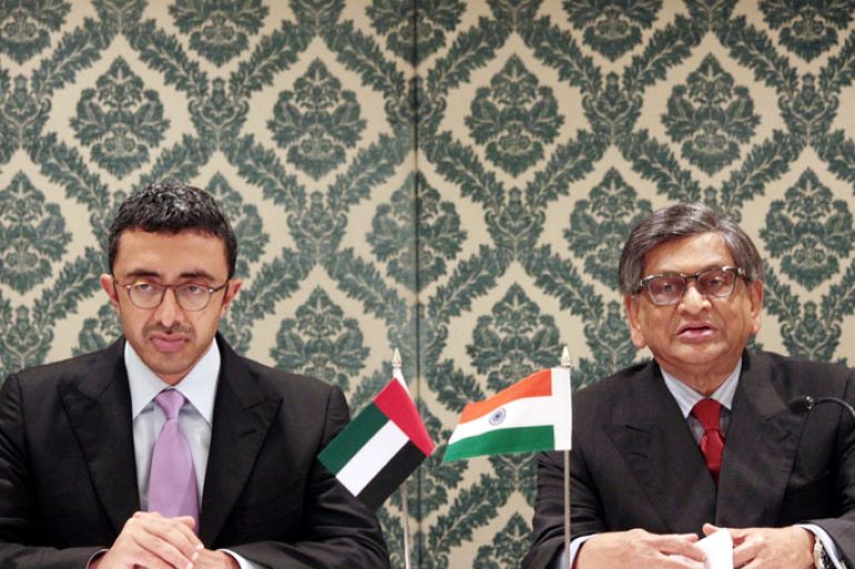 epa03223710 Sheikh Abdullah Bin Zayed Al Nahyan (L), the Minister of Foreign Affairs of the United Arab Emirates (UAE), shakes hand with Indian Minister of External affairs S.M. Krishna (R) hold a joint news conference following their meeting in New Delhi, India, 18 May 2012. Sheikh Abdullah Bin Zayed Al Nahyan is on an official visit to India to strengthen bilateral ties. According to media reports India and United Arab Emirates (UAE) have decided to set up a joint task force in order to further explore investment opportunities, including the energy sector. EPA/ANINDITO MUKHERJEE