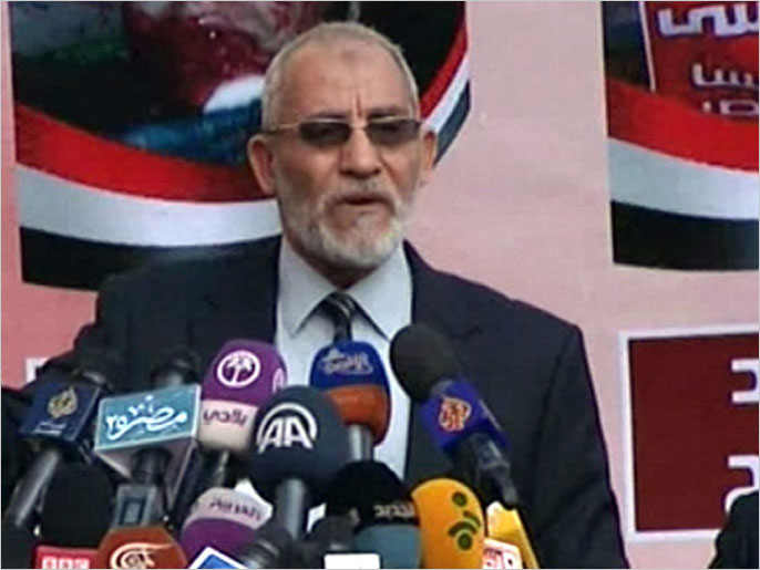 محمد بديع مرشد الإخوان اعتقل مع عدد من قيادات الجماعة (الجزيرة-أرشيف)