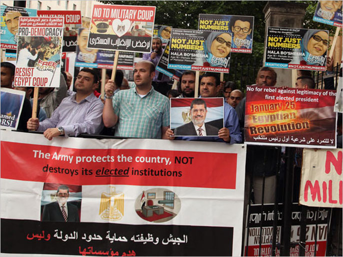 مظاهرة لندن أكدت أن وظيفة الجيش حماية الدولة وليس هدم مؤسساتها ()