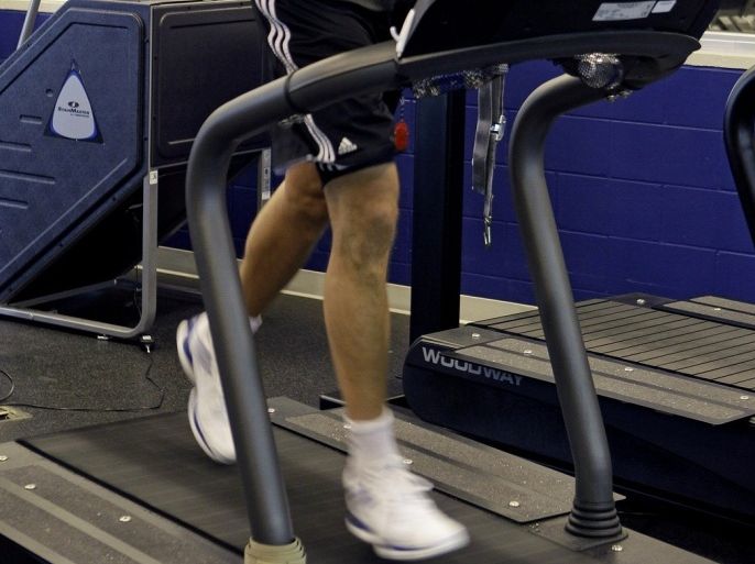 Orlando Magic's Hedo Turkoglu, of Turkey, exercises on a treadmill prior to the team's NBA basketball media day in Orlando, Fla., Monday, Oct. 1, 2012.