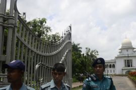 Bangladeshi police stand guard in front of the high court in Dhaka on August 1, 2013. Security was tight in the Bangladeshi capital as a top court was set to rule on whether to ban the nation's biggest Islamic party, with fears the verdict could trigger fresh unrest.