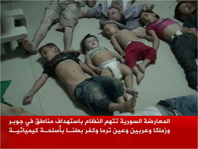 ‪أطفال غوطة دمشق لم يحمل لهم هذا العام سوى الموت بطعم الغازات الكيميائية‬  (الجزيرة)
