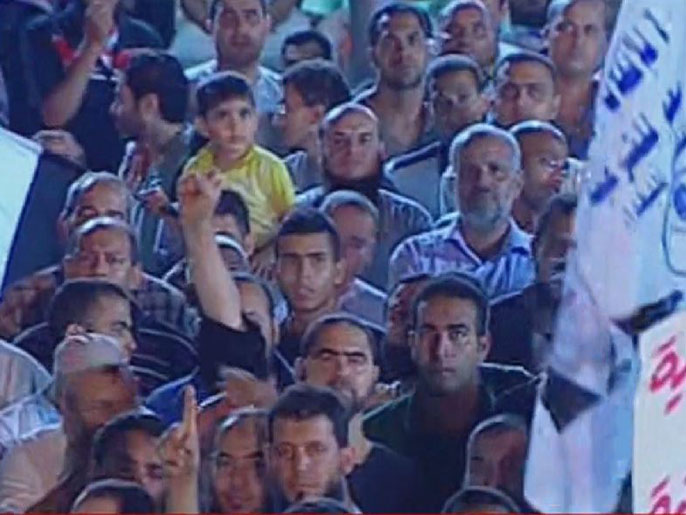 ‪حشود بمليوينة ليلة القدر في رابعة العدوية‬ (الجزيرة)