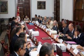 استقالة أحد الوزراء تثير تساؤلات حول صلابة الحكومة التونسية