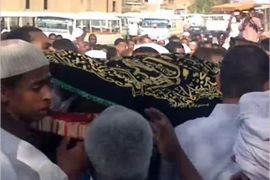 احتجاجات أثناء تشييع أحد قتلى التظاهرات في السودان