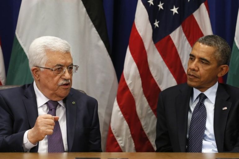 U.S. President Barack Obama (R) meets with Palestinian President Mahmoud Abbas during the United Nations General Assembly in New York September 24, 2013.