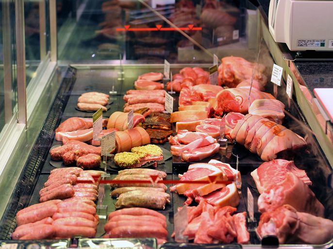 Meat at a supermarket in London, Britain 24 March 2009. The rising price of imported goods, particularly fruit, meat, vegetables and toys has caused an expected rise in one measure of UK inflation. The Consumer Prices Index (CPI) was pushed up to an annual rate of 3.2 percent in February, from 3 percent a month earlier, it was revealed 24 March. EPA/ANDY RAIN