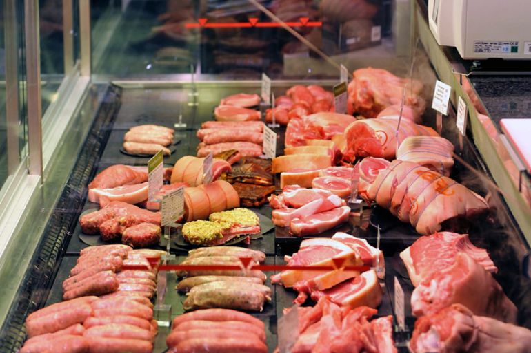 Meat at a supermarket in London, Britain 24 March 2009. The rising price of imported goods, particularly fruit, meat, vegetables and toys has caused an expected rise in one measure of UK inflation. The Consumer Prices Index (CPI) was pushed up to an annual rate of 3.2 percent in February, from 3 percent a month earlier, it was revealed 24 March. EPA/ANDY RAIN