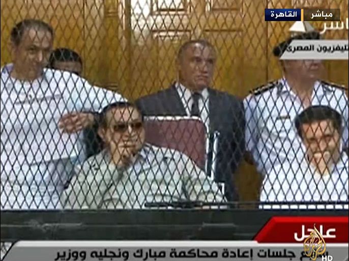 جلسات إعادة محاكمة مبارك ونجلية ووزير داخليتة