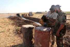 طرق بدائية مبتكرة لإنتاج الوقود في سوريا