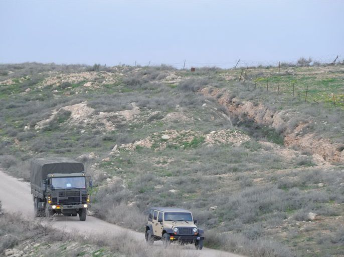 سيارات عسكرية اردنية على الحدود مع سوريا - ارشيف